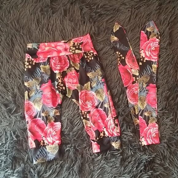 Other - FLORAL PANTS/BOW SET